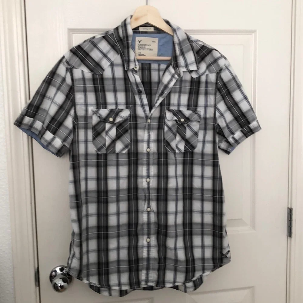 American Eagle Outfitters Men’s button shirt